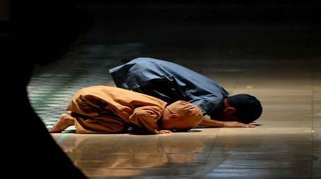 Los no musulmanes descubren la grandeza de la oración