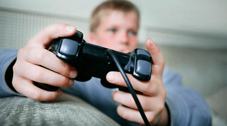 كيف نحمي أطفالنا من الآثار الضارة للألعاب الإلكترونية
