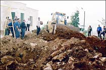 Lebanese Find Mass Grave in Former Syrian Stronghold