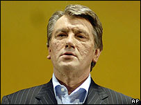 Ukrainian rivals rally in capital