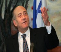 Olmert okays settlement expansion   