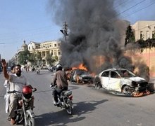 Violence flares in Karachi   