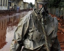 Crews race to clean Hungary spill