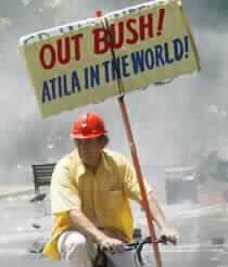 Anti-Bush Protesters Battle Police at Chile Summit