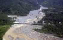 Weather Slows Philippine Relief Bid